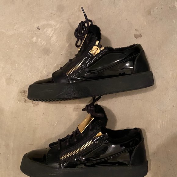 Authentic Giuseppe Zanotti Sneakers with Gold Plate and Fur (Size 35, US5) - Picture 4 of 7